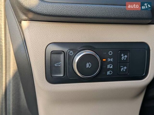Сірий Форд Ескейп, об'ємом двигуна 2 л та пробігом 46 тис. км за 20900 $, фото 43 на Automoto.ua