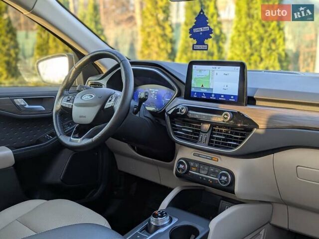 Сірий Форд Ескейп, об'ємом двигуна 2 л та пробігом 46 тис. км за 20900 $, фото 44 на Automoto.ua