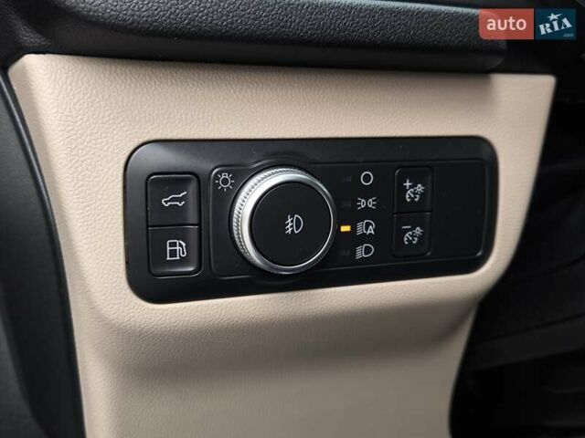 Серый Форд Эскейп, объемом двигателя 2.5 л и пробегом 196 тыс. км за 19950 $, фото 40 на Automoto.ua