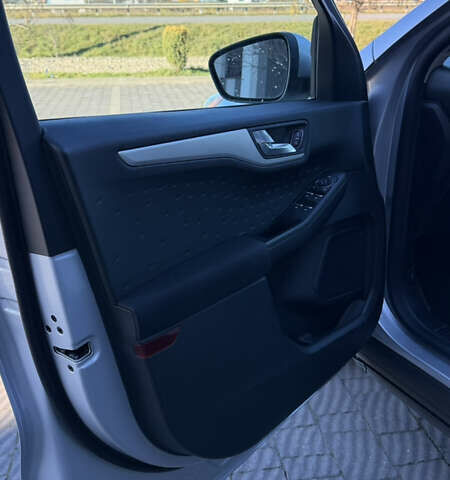 Сірий Форд Ескейп, об'ємом двигуна 1.5 л та пробігом 40 тис. км за 16999 $, фото 12 на Automoto.ua