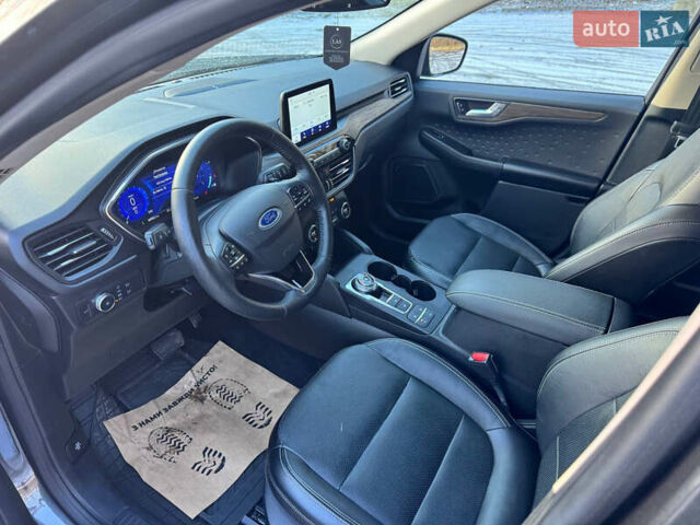 Серый Форд Эскейп, объемом двигателя 2 л и пробегом 41 тыс. км за 19900 $, фото 3 на Automoto.ua