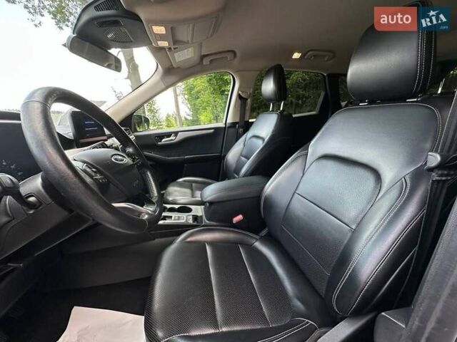 Форд Эскейп 2020 в Луцке на Automoto.ua Серый Форд Эскейп, объемом двигателя 0 л и пробегом 185 тыс. км за 14700 $, фото 3 на Automoto.ua