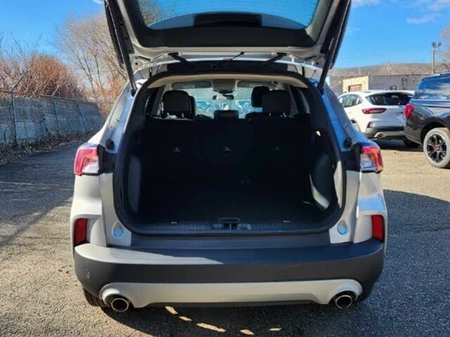 Сірий Форд Ескейп, об'ємом двигуна 1.5 л та пробігом 38 тис. км за 12400 $, фото 6 на Automoto.ua