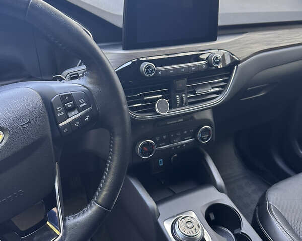 Форд Эскейп 2020 в Львове на Automoto.ua Серый Форд Эскейп, объемом двигателя 2 л и пробегом 38 тыс. км за 22000 $, фото 7 на Automoto.ua