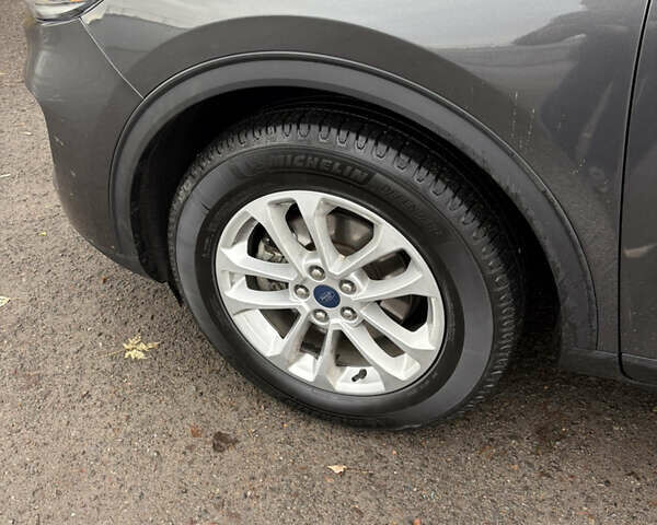 Сірий Форд Ескейп, об'ємом двигуна 1.5 л та пробігом 118 тис. км за 15900 $, фото 13 на Automoto.ua