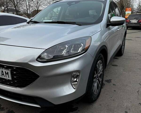 Серый Форд Эскейп, объемом двигателя 1.5 л и пробегом 103 тыс. км за 13000 $, фото 1 на Automoto.ua