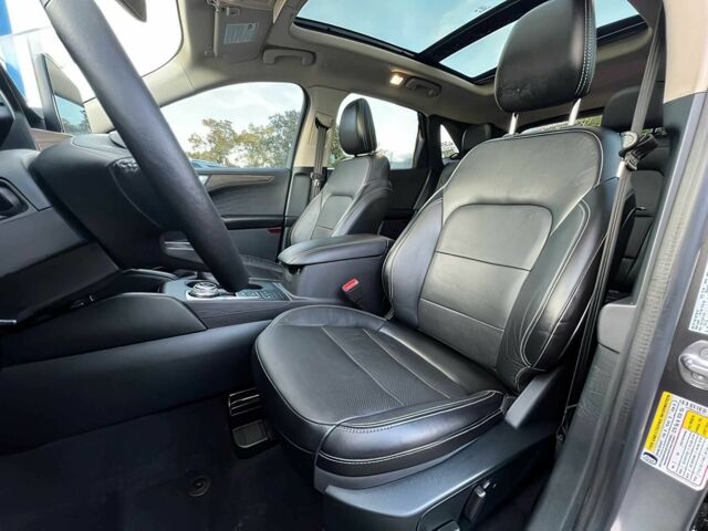 Серый Форд Эскейп, объемом двигателя 2.5 л и пробегом 43 тыс. км за 12000 $, фото 5 на Automoto.ua