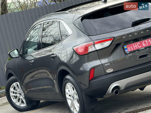 Сірий Форд Ескейп, об'ємом двигуна 1.5 л та пробігом 116 тис. км за 14000 $, фото 32 на Automoto.ua