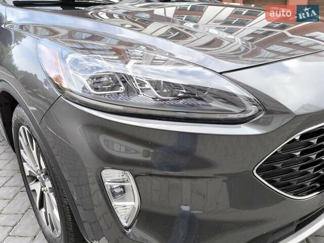 Серый Форд Эскейп, объемом двигателя 2.5 л и пробегом 196 тыс. км за 19450 $, фото 62 на Automoto.ua