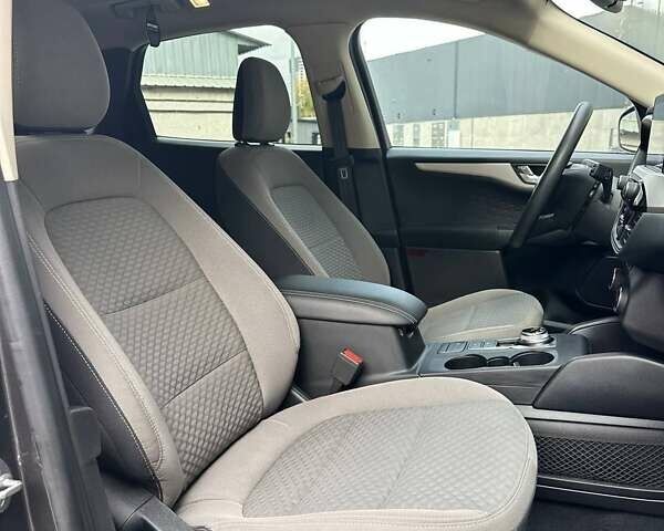 Серый Форд Эскейп, объемом двигателя 1.5 л и пробегом 57 тыс. км за 15900 $, фото 23 на Automoto.ua