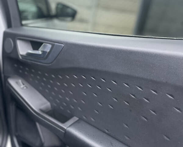 Сірий Форд Ескейп, об'ємом двигуна 2.49 л та пробігом 94 тис. км за 20500 $, фото 16 на Automoto.ua