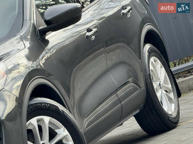 Серый Форд Эскейп, объемом двигателя 1.5 л и пробегом 166 тыс. км за 14500 $, фото 5 на Automoto.ua