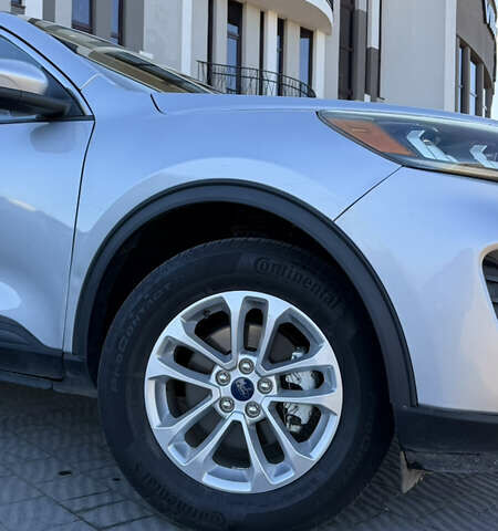 Сірий Форд Ескейп, об'ємом двигуна 1.5 л та пробігом 40 тис. км за 16999 $, фото 4 на Automoto.ua