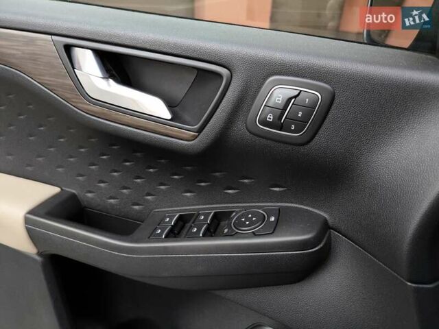 Серый Форд Эскейп, объемом двигателя 2.5 л и пробегом 196 тыс. км за 19950 $, фото 47 на Automoto.ua