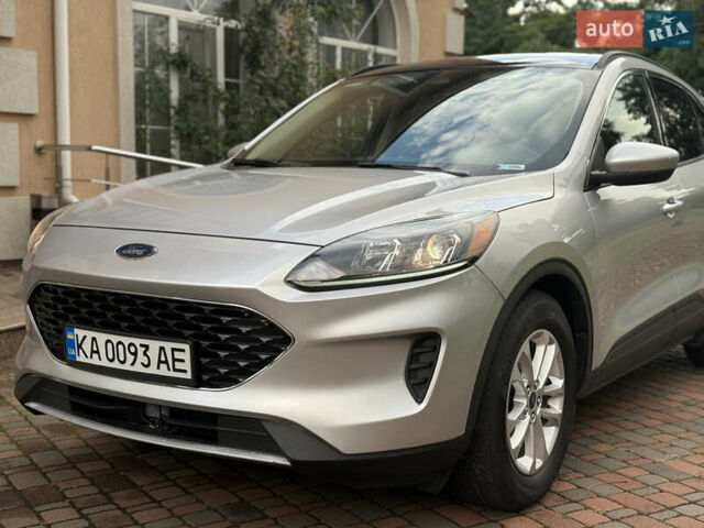 Сірий Форд Ескейп, об'ємом двигуна 1.5 л та пробігом 105 тис. км за 16999 $, фото 4 на Automoto.ua