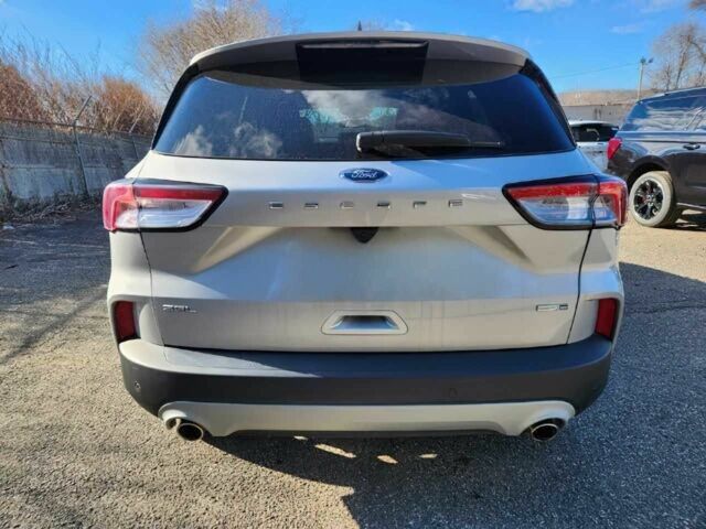 Сірий Форд Ескейп, об'ємом двигуна 1.5 л та пробігом 38 тис. км за 12400 $, фото 4 на Automoto.ua