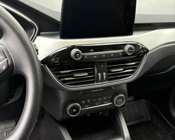 Сірий Форд Ескейп, об'ємом двигуна 1.5 л та пробігом 118 тис. км за 15900 $, фото 10 на Automoto.ua