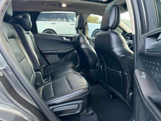 Серый Форд Эскейп, объемом двигателя 2.5 л и пробегом 43 тыс. км за 12000 $, фото 11 на Automoto.ua