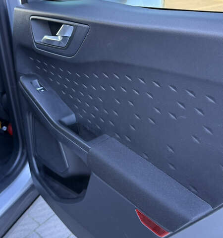 Сірий Форд Ескейп, об'ємом двигуна 1.5 л та пробігом 40 тис. км за 16999 $, фото 20 на Automoto.ua