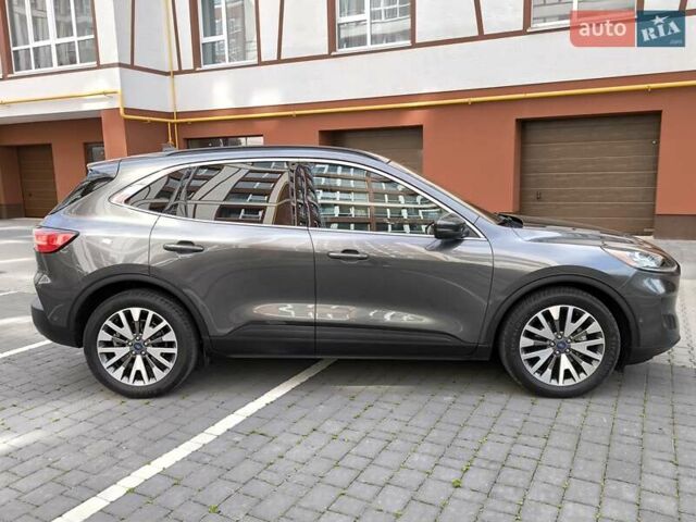 Серый Форд Эскейп, объемом двигателя 2.5 л и пробегом 196 тыс. км за 19450 $, фото 8 на Automoto.ua