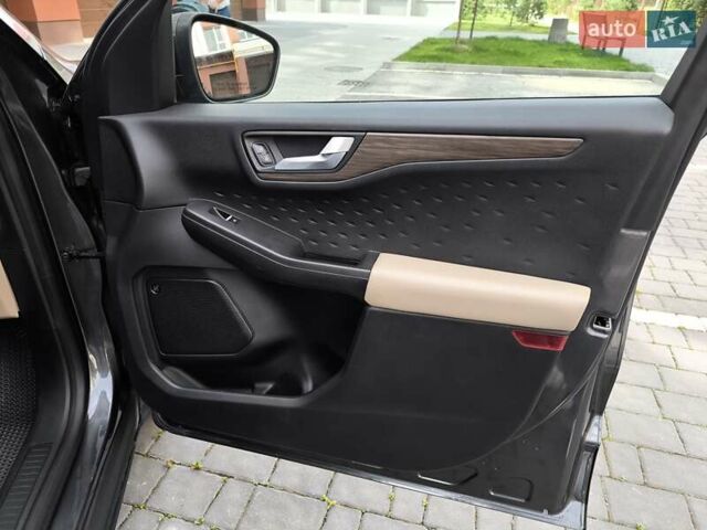 Серый Форд Эскейп, объемом двигателя 2.5 л и пробегом 196 тыс. км за 19450 $, фото 22 на Automoto.ua