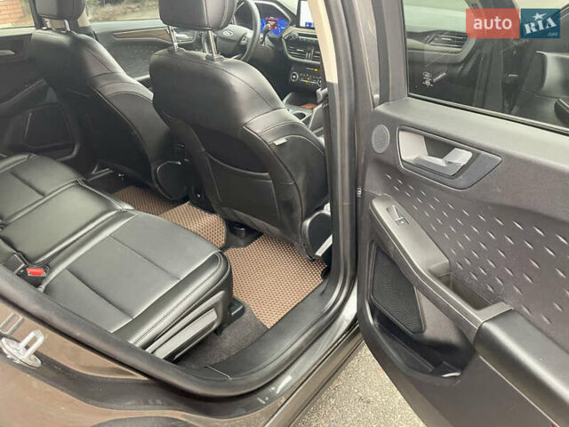 Серый Форд Эскейп, объемом двигателя 2 л и пробегом 51 тыс. км за 18999 $, фото 25 на Automoto.ua