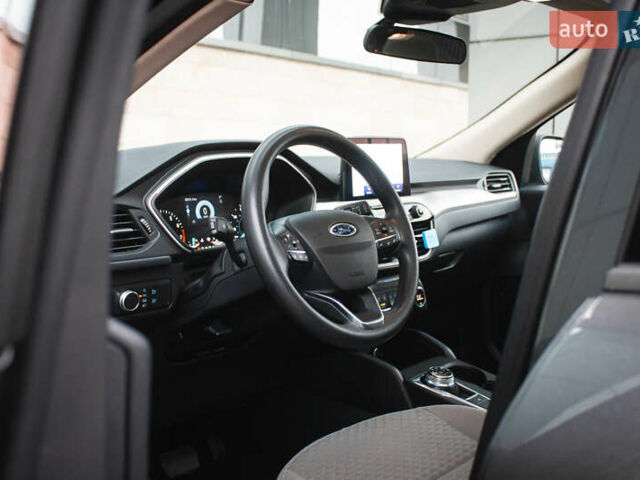 Серый Форд Эскейп, объемом двигателя 1.5 л и пробегом 49 тыс. км за 18600 $, фото 7 на Automoto.ua