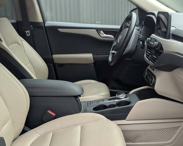 Форд Ескейп 2020 у Вінниці на Automoto.ua Сірий Форд Ескейп, об'ємом двигуна 1.5 л та пробігом 67 тис. км за 18500 $, фото 16 на Automoto.ua