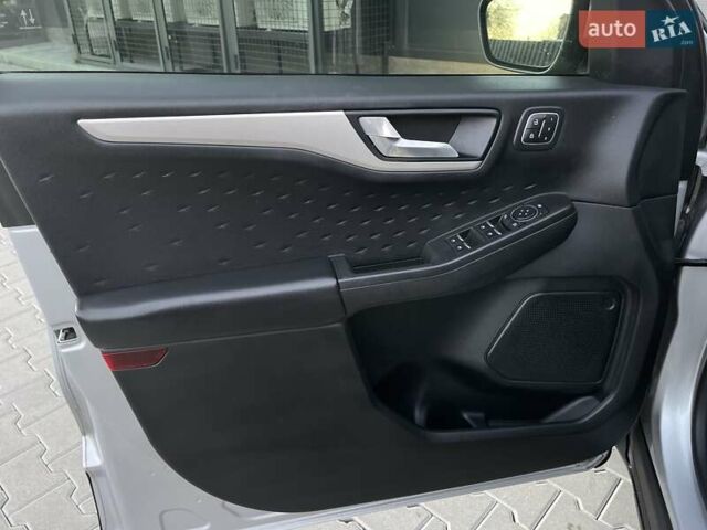 Серый Форд Эскейп, объемом двигателя 1.5 л и пробегом 115 тыс. км за 15500 $, фото 32 на Automoto.ua