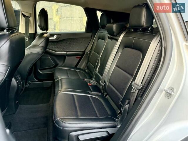 Сірий Форд Ескейп, об'ємом двигуна 1.5 л та пробігом 115 тис. км за 18000 $, фото 10 на Automoto.ua