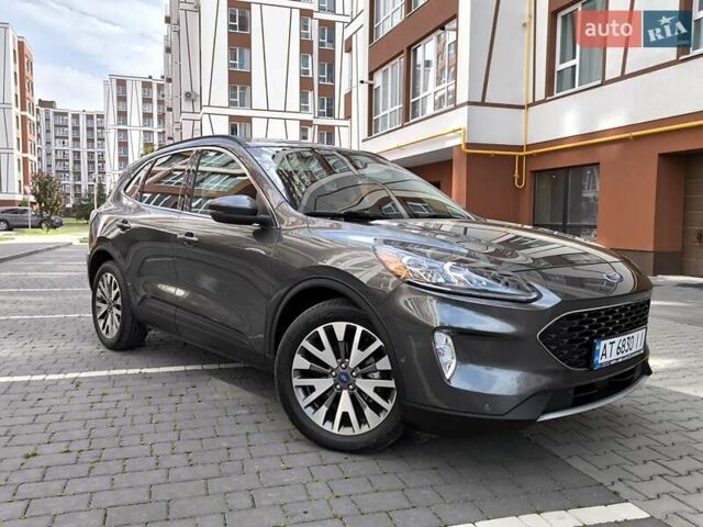 Серый Форд Эскейп, объемом двигателя 2.5 л и пробегом 196 тыс. км за 19950 $, фото 2 на Automoto.ua