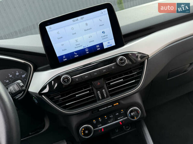 Серый Форд Эскейп, объемом двигателя 1.5 л и пробегом 166 тыс. км за 14500 $, фото 42 на Automoto.ua