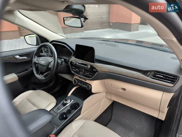 Серый Форд Эскейп, объемом двигателя 2.5 л и пробегом 196 тыс. км за 19950 $, фото 21 на Automoto.ua