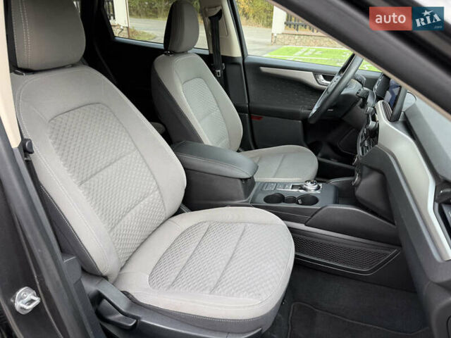 Форд Эскейп 2020 в Киеве на Automoto.ua Серый Форд Эскейп, объемом двигателя 1.5 л и пробегом 124 тыс. км за 14950 $, фото 35 на Automoto.ua