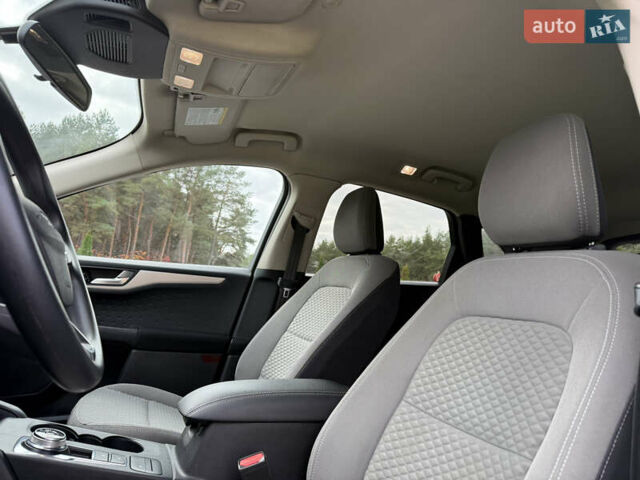 Форд Эскейп 2020 в Киеве на Automoto.ua Серый Форд Эскейп, объемом двигателя 1.5 л и пробегом 124 тыс. км за 14950 $, фото 31 на Automoto.ua