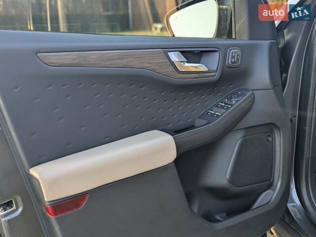 Сірий Форд Ескейп, об'ємом двигуна 2 л та пробігом 46 тис. км за 20900 $, фото 33 на Automoto.ua