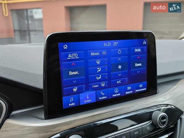 Серый Форд Эскейп, объемом двигателя 2.5 л и пробегом 196 тыс. км за 19450 $, фото 59 на Automoto.ua