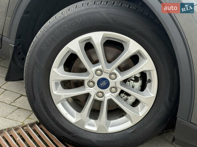 Сірий Форд Ескейп, об'ємом двигуна 1.5 л та пробігом 116 тис. км за 14000 $, фото 18 на Automoto.ua