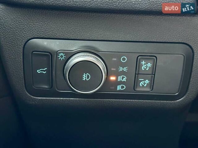 Сірий Форд Ескейп, об'ємом двигуна 1.5 л та пробігом 115 тис. км за 18000 $, фото 22 на Automoto.ua