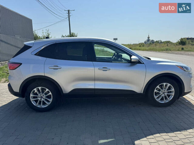 Форд Эскейп 2020 в Умани на Automoto.ua Серый Форд Эскейп, объемом двигателя 1.5 л и пробегом 167 тыс. км за 15000 $, фото 2 на Automoto.ua