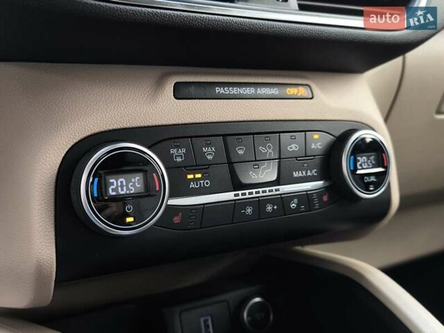 Серый Форд Эскейп, объемом двигателя 2.5 л и пробегом 196 тыс. км за 19950 $, фото 36 на Automoto.ua