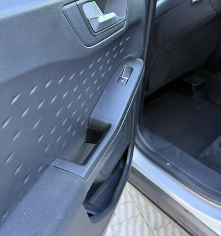 Сірий Форд Ескейп, об'ємом двигуна 1.5 л та пробігом 40 тис. км за 16999 $, фото 16 на Automoto.ua