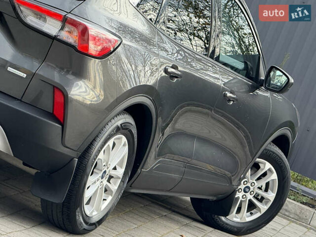 Сірий Форд Ескейп, об'ємом двигуна 1.5 л та пробігом 116 тис. км за 14000 $, фото 23 на Automoto.ua