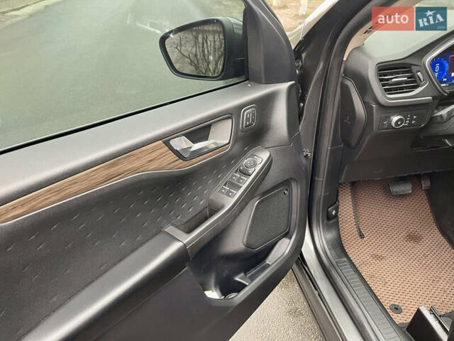 Серый Форд Эскейп, объемом двигателя 2 л и пробегом 51 тыс. км за 18999 $, фото 28 на Automoto.ua