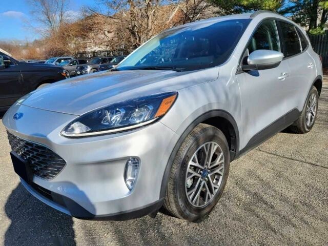 Сірий Форд Ескейп, об'ємом двигуна 1.5 л та пробігом 38 тис. км за 12400 $, фото 2 на Automoto.ua