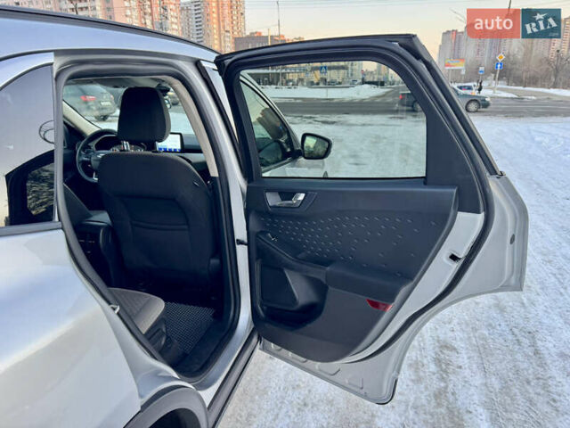 Сірий Форд Ескейп, об'ємом двигуна 1.5 л та пробігом 98 тис. км за 18900 $, фото 17 на Automoto.ua