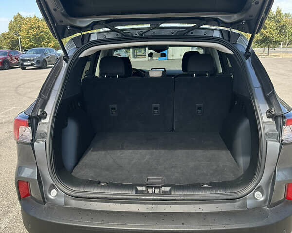 Сірий Форд Ескейп, об'ємом двигуна 2.5 л та пробігом 147 тис. км за 20400 $, фото 4 на Automoto.ua