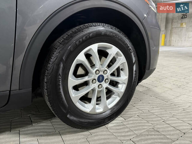 Серый Форд Эскейп, объемом двигателя 1.5 л и пробегом 139 тыс. км за 14200 $, фото 17 на Automoto.ua