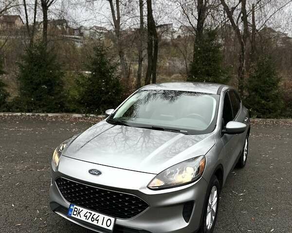 Серый Форд Эскейп, объемом двигателя 1.5 л и пробегом 99 тыс. км за 17800 $, фото 1 на Automoto.ua