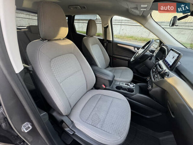 Серый Форд Эскейп, объемом двигателя 1.5 л и пробегом 154 тыс. км за 16399 $, фото 31 на Automoto.ua